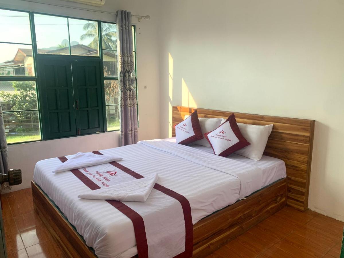 Vang Vieng Lily Backpackers Hostel Eksteriør billede